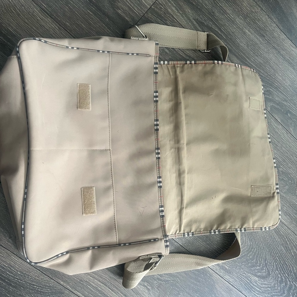 Burberry Fragrance  Messenger Bag - Picture 3 of 5